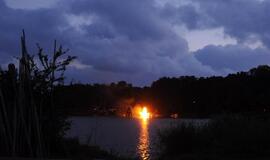 Juodkrantėje liepsnojo ugnies skulptūros