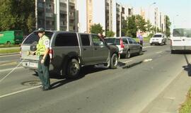 "Nissan" rėžėsi į "Audi"