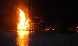 Juodkrantėje liepsnojo ugnies skulptūros