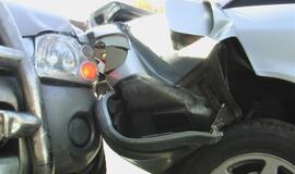 "Nissan" rėžėsi į "Audi"