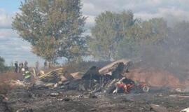 Rusijoje sudužusiame keleiviniame lėktuve buvo 45 žmonės, 2 išliko gyvi