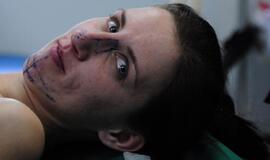 Kompleksų atsikratyti pasiryžusios merginos išsižadėjo tėvas