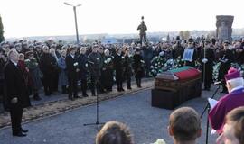 Bronislovas Lubys palaidotas Plungės kapinėse