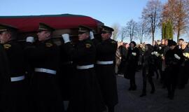 Bronislovas Lubys palaidotas Plungės kapinėse