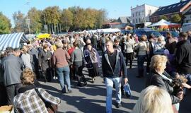 Derliaus šventėje Kretingoje - moliūgai milžinai