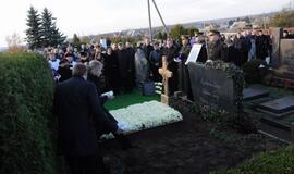 Bronislovas Lubys palaidotas Plungės kapinėse