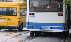 Prašo pagalbos dėl sužalotos autobuso keleivės