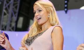 Paris Hilton „Juodojo penktadienio“ proga įsigijo naują „Ferrari“