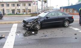 "Mercedes-Benz" ir BMW susidūrimas