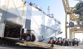 Traktorių gabenimas į Venesuelą įgauna pagreitį