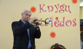 "Knygų kalėdos: pasakų popietės bibliotekoje" Klaipėdoje