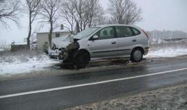 Sningant pasipylė avarijos