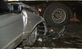 Vilkikas taranavo "Jaguar"