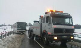 Sningant pasipylė avarijos