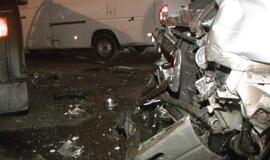 Vilkikas taranavo "Jaguar"