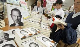 Steve Jobs biografija - perkamiausia 2011 m. knyga "Amazon"