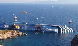 Gelbėtojai rado dar vieną gyvą &quot;Costa Concordia&quot; keleivį