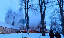 Dega Tytuvėnų bažnyčia ir vienuolynas