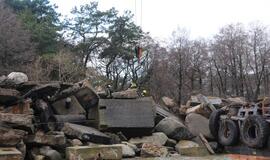 Smiltynėje iškeltas po betono blokais žuvęs žmogus