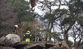 Smiltynėje iškeltas po betono blokais žuvęs žmogus