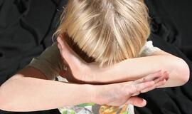 Policija išlaisvino 9 metus vonioje kalintą merginą