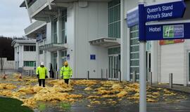 Smarki audra Didžiojoje Britanijoje nusinešė dviejų žmonių gyvybes