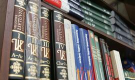 Visuotinė lietuvių enciklopedija išsiplės iki 25 tomų