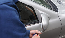 Automobilių detalių vagys įžūlėja