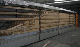 Pavogti kontrabandą už kyšį galėjo padėti muitininkas