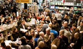 Knygų mugė sutraukė minią skaitytojų