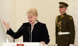 Prezidentė įteikė valstybės apdovanojimus