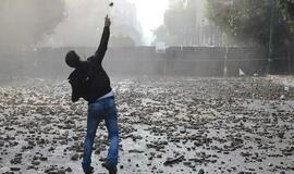 Protestuotojai Egipto sostinėje nusiaubė mokesčių inspekciją