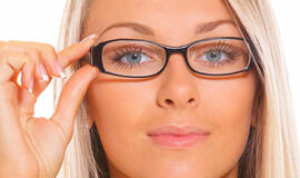 Kaip išsirinkti akinių rėmelius?