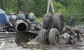 Lenkai ekshumuos katastrofos aukų palaikus