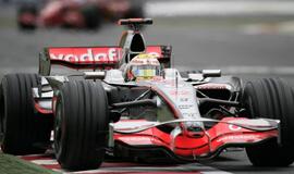 Malaizijos lenktynėse iš pirmosios pozicijos startuos britas Luisas Hamiltonas