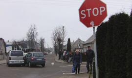 Skolintu mikroautobusu sudaužė naują pirkinį