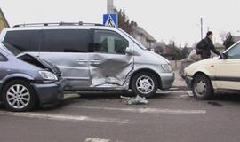 Skolintu mikroautobusu sudaužė naują pirkinį