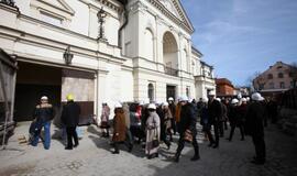 Teatro rūmus apžiūrėjo būrys klaipėdiečių