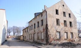 Klaipėdoje degė apleistas pastatas