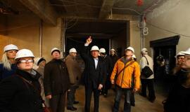 Teatro rūmus apžiūrėjo būrys klaipėdiečių