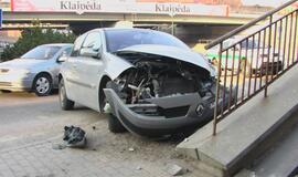 Merginai šventinę nuotaiką sugadino BMW