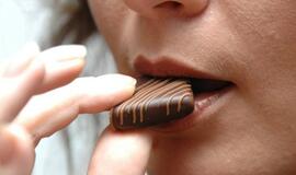 Tyrimas: reguliariai šokoladu besimėgaujantys žmonės yra lieknesni
