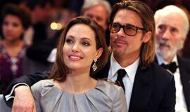 Angelina Jolie ir Brad Pitt paskelbė apie sužadėtuves