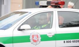 Marijampolėje kelių policijos pareigūnas sukėlė avariją