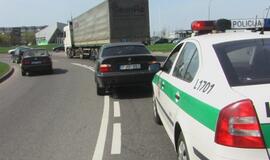 BMW ir sunkvežimio avarija sudarė spūstis