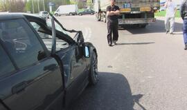 BMW ir sunkvežimio avarija sudarė spūstis