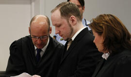 A. B. Breiviko teisme parodymus duoda žudynių Utiojos saloje liudininkai