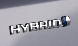 Jau parduota 4 milijonai hibridinių "Toyota" ir "Lexus" modelių