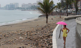 Link Meksikos artėja vis stiprėjantis uraganas &quot;Badas&quot;