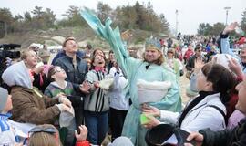 Neptūnas gintarą išdalino poilsiautojams